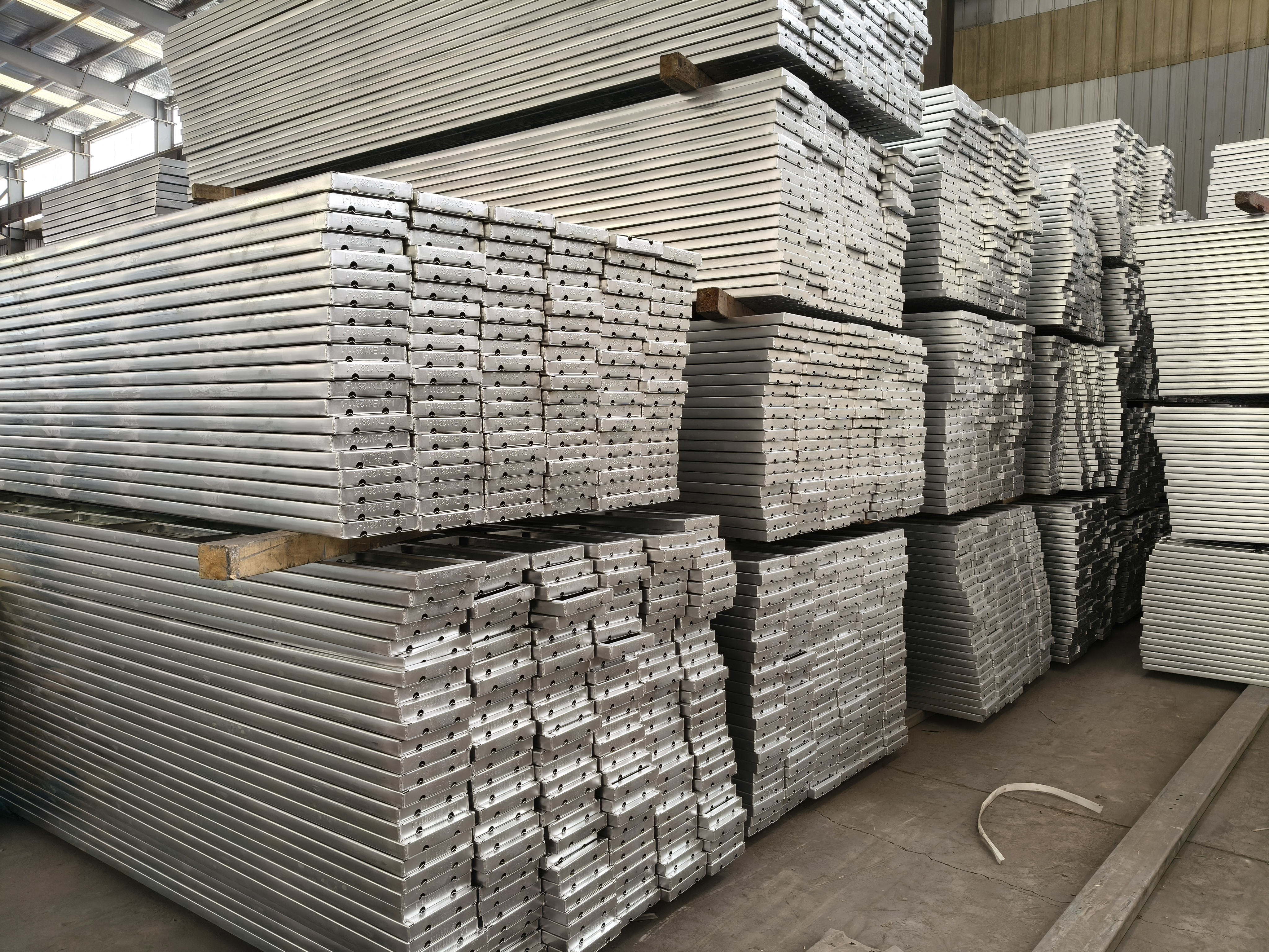 Asse d'acciaiu cù ganciu